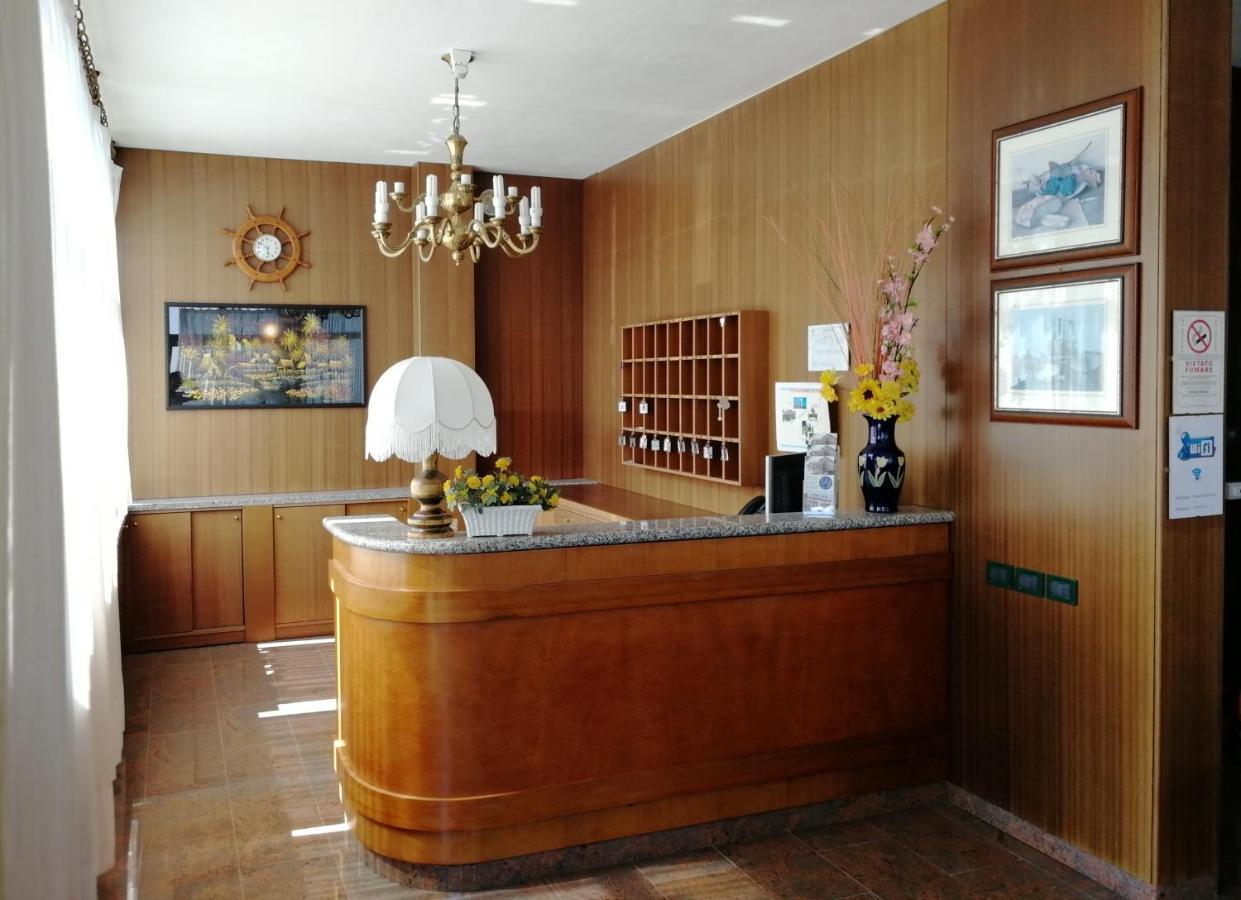 Residence Villa Margherita B&B Nebbiuno ภายนอก รูปภาพ